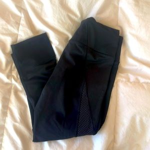 Knockout by Victoria’s Secret Capri legging with mesh inserts on the side.